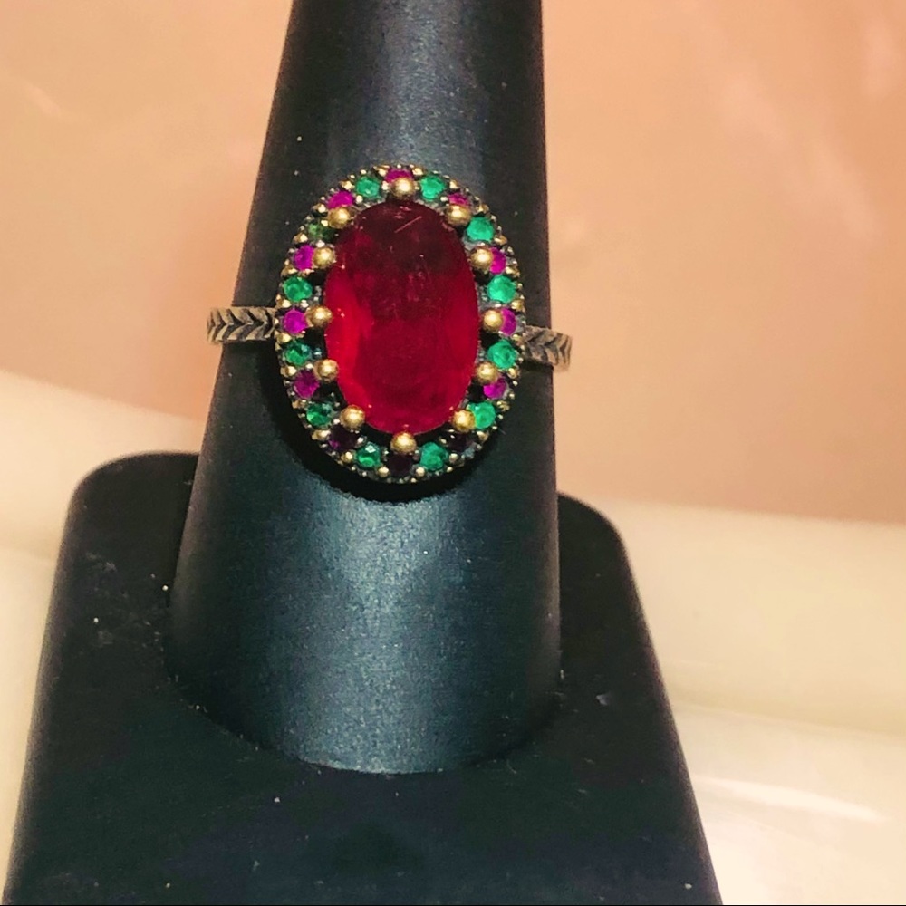 Elegant Red and Green Gemstone Ring